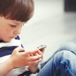 Celular e sono infantil